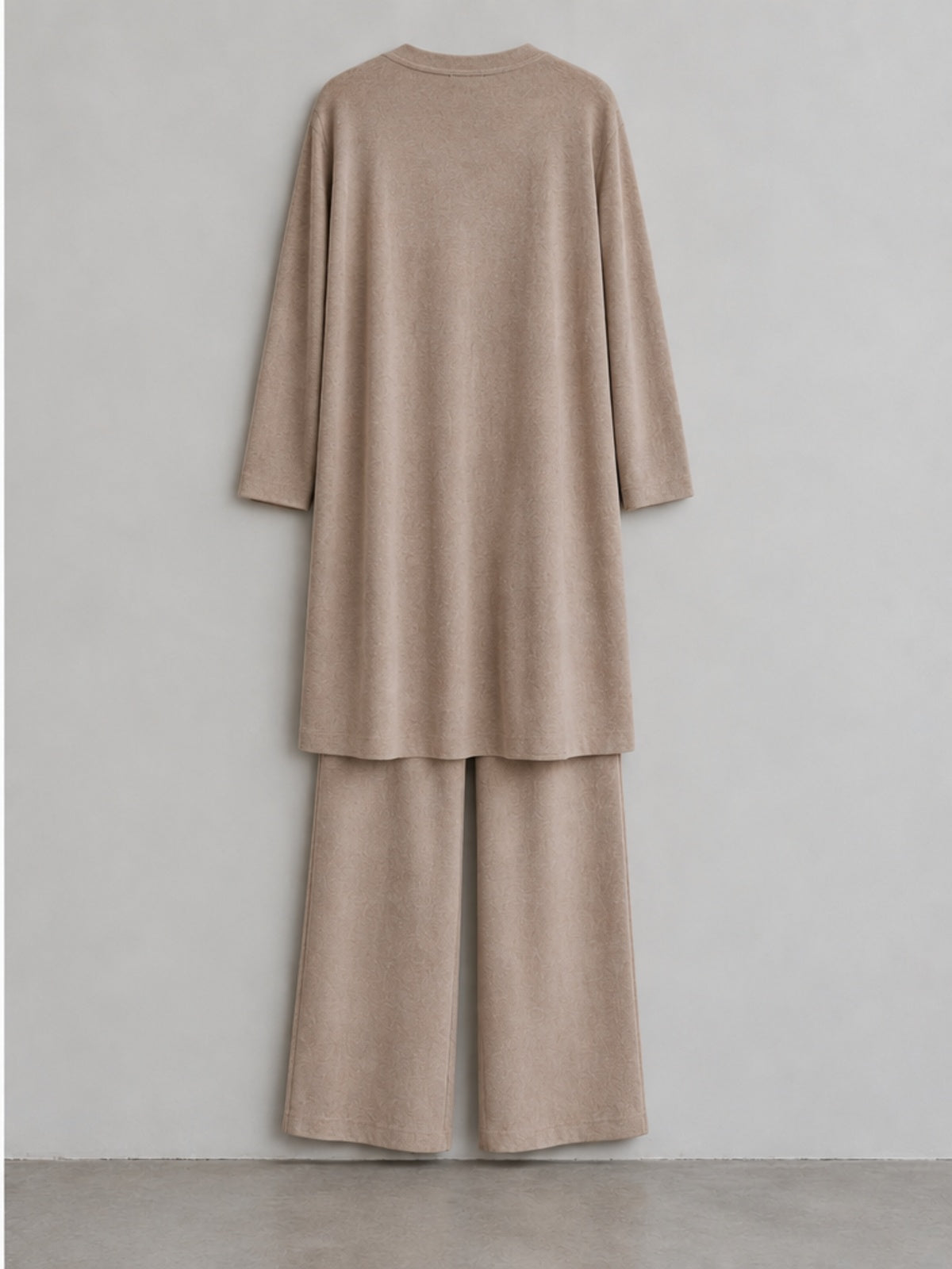 Conjunto de Tres Piezas Cárdigan, Top y Pantalón - Topo