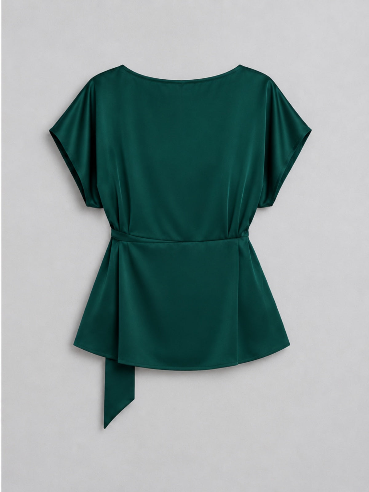Blusa Elegante con Cuello Barco y Torsión Lateral - Verde Esmeralda