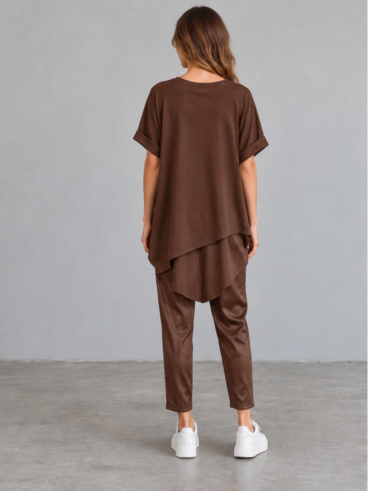 Conjunto Top Asimétrico y Pantalón Versátil - Marrón