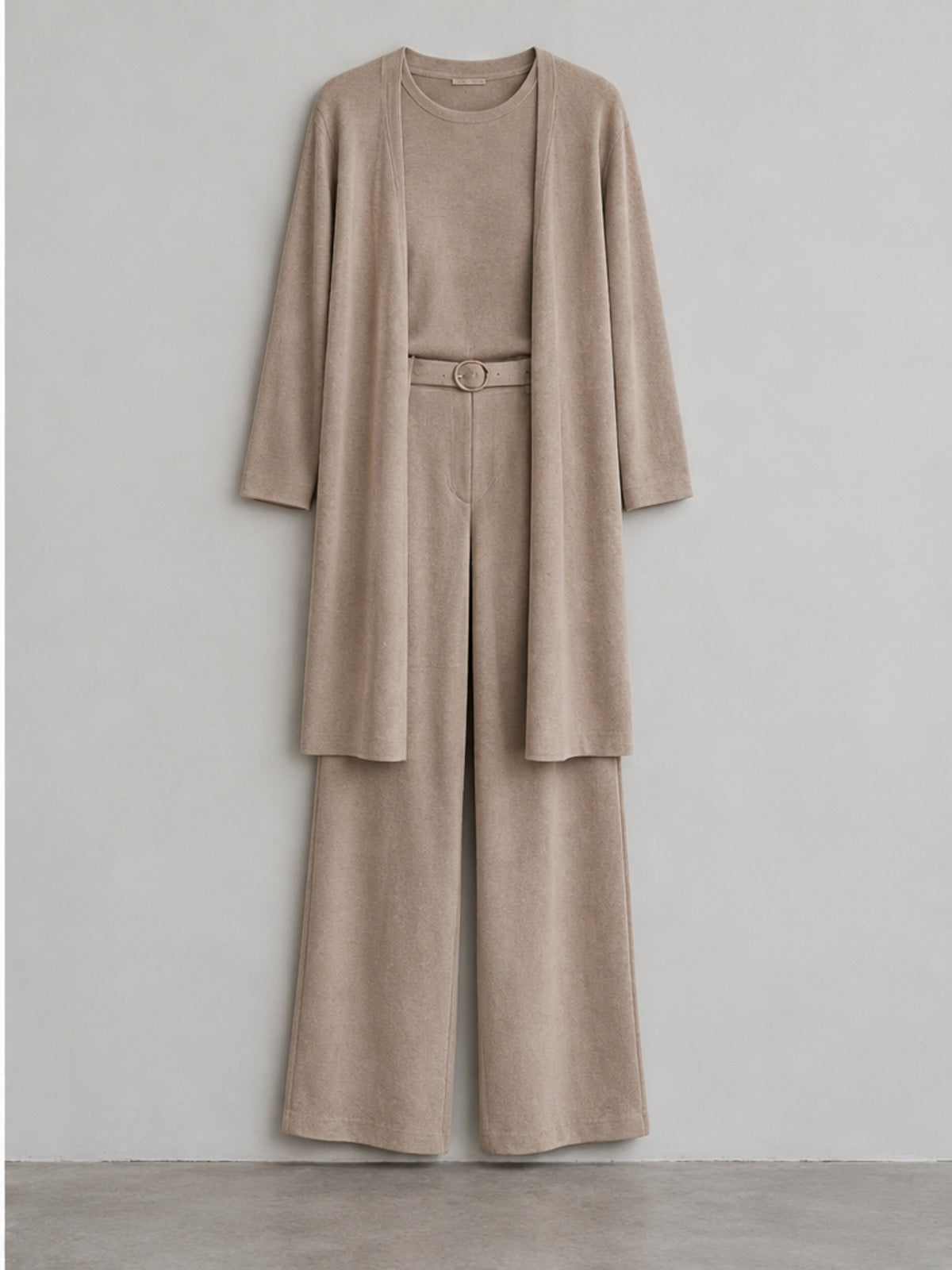 Conjunto de Tres Piezas Cárdigan, Top y Pantalón - Topo