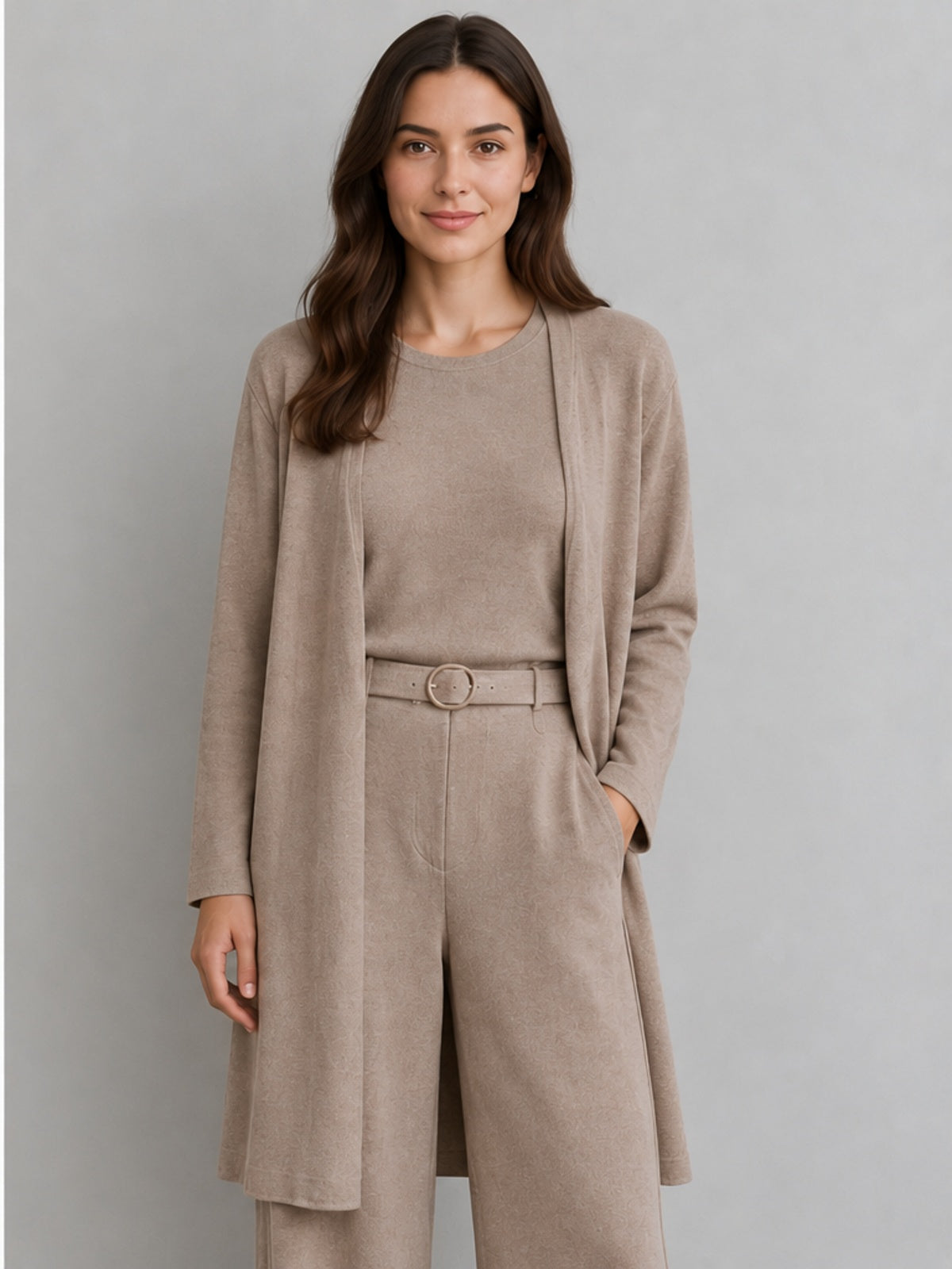Conjunto de Tres Piezas Cárdigan, Top y Pantalón - Topo