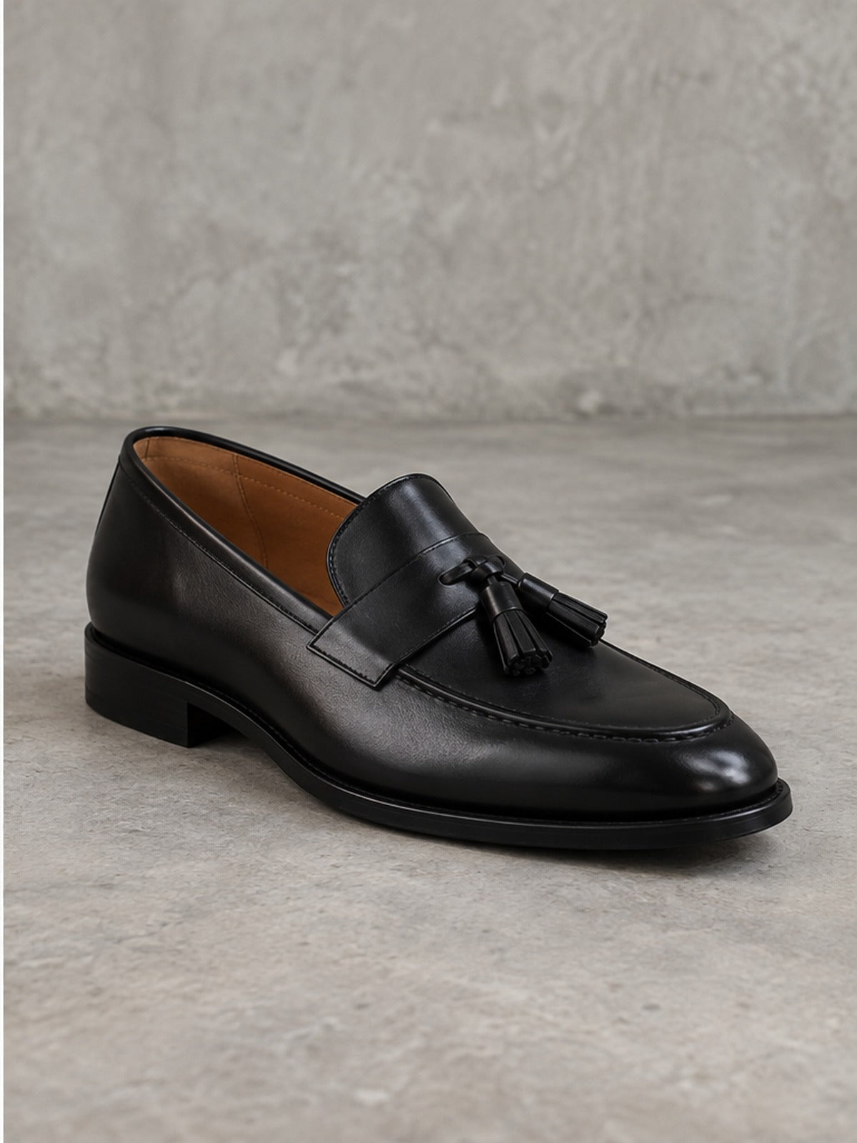 Mocasín Esencial Borlas - Negro