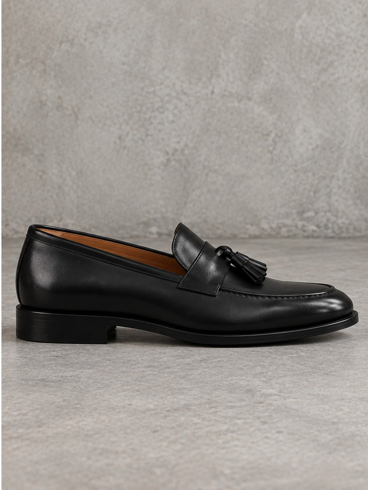 Mocasín Esencial Borlas - Negro