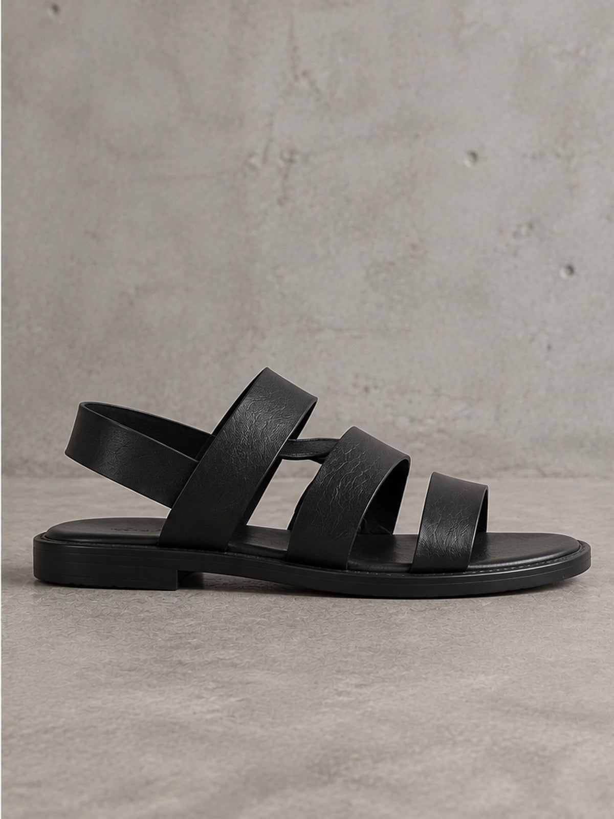Sandalia Elegante con Tiras - Negro
