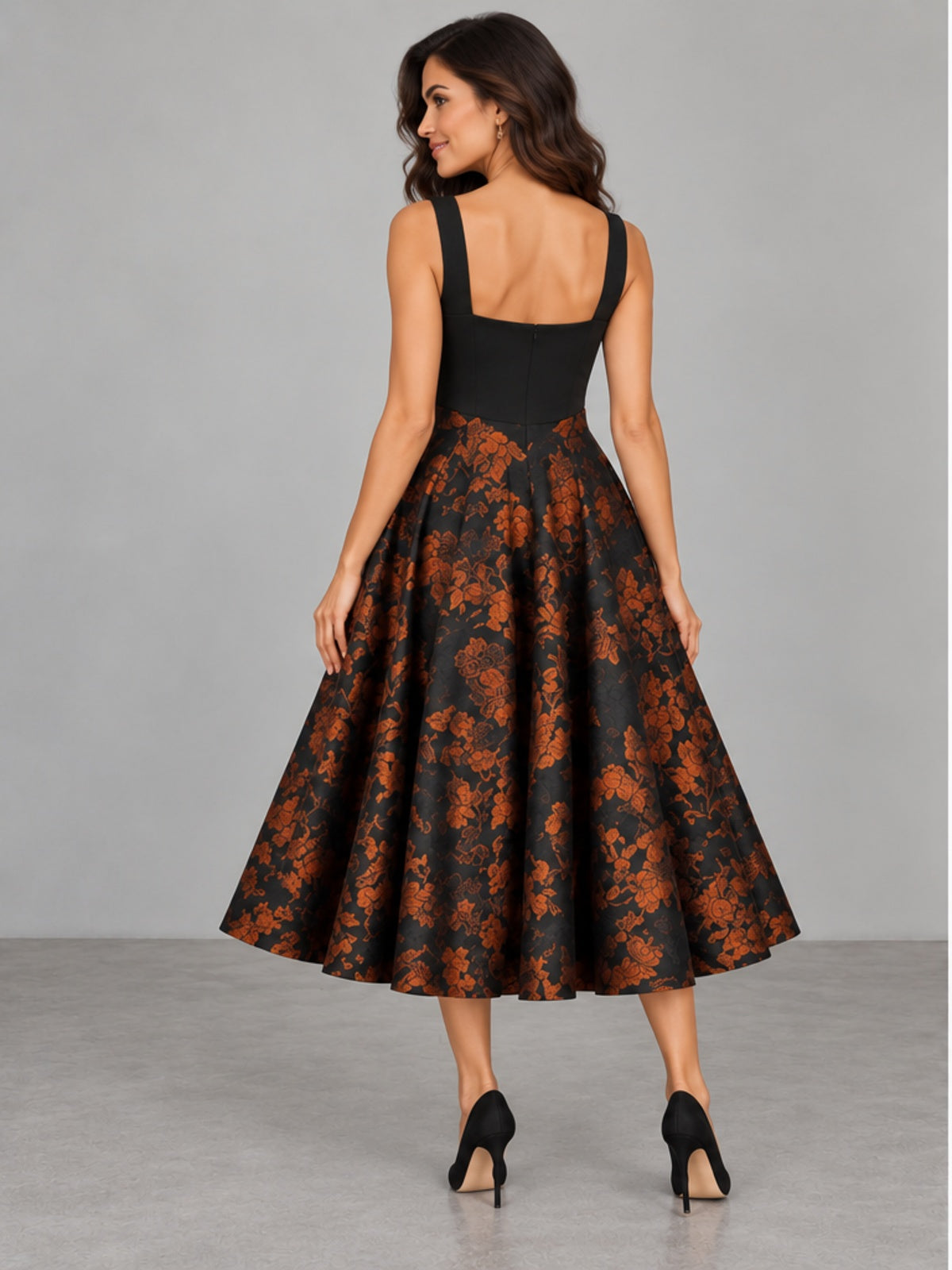 Vestido Midi Floral de Corte en A - Negro